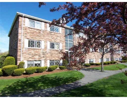 Unit for sale at 7 Fernview Ave, North Andover, MA 01845
