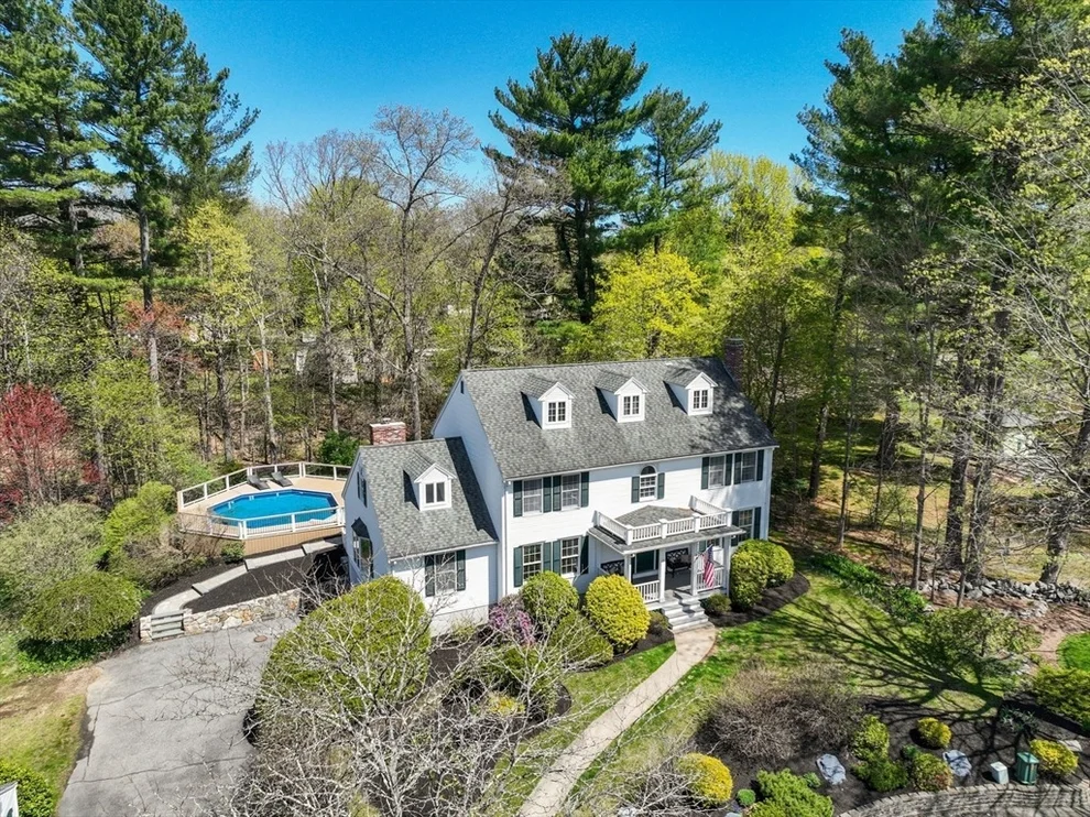 Unit for sale at 7 Briarwood Ln, Middleton, MA 01949