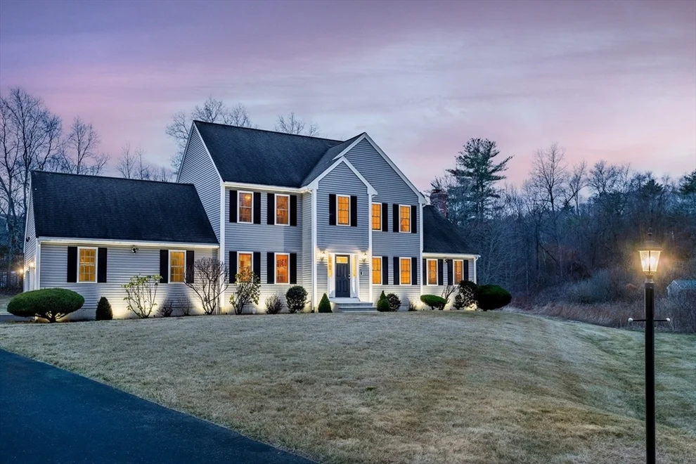 Unit for sale at 5 Devarney Court, Shirley, MA 01464