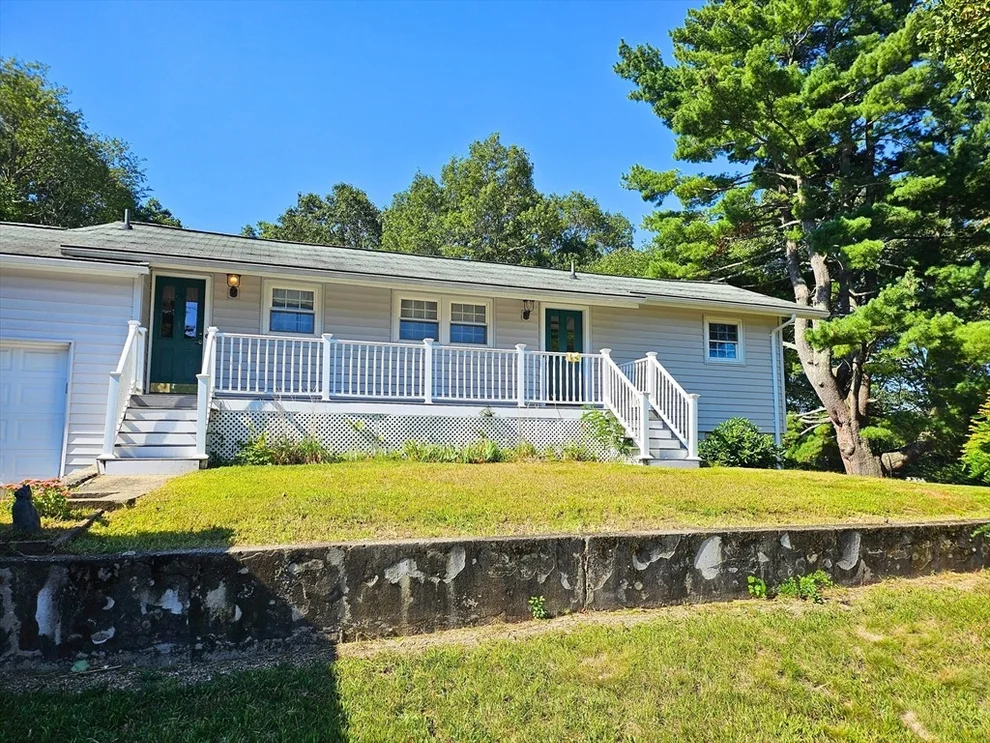Unit for sale at 5 Stanford Cir, Milford, MA 01757