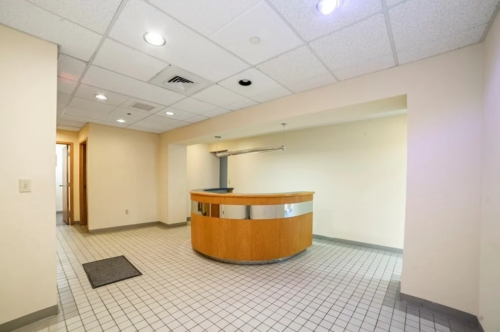 Unit for sale at 33 Bassett Ln, Barnstable, MA 02601