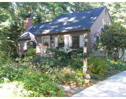 Unit for sale at 418 Partridge St, Franklin, MA 02038