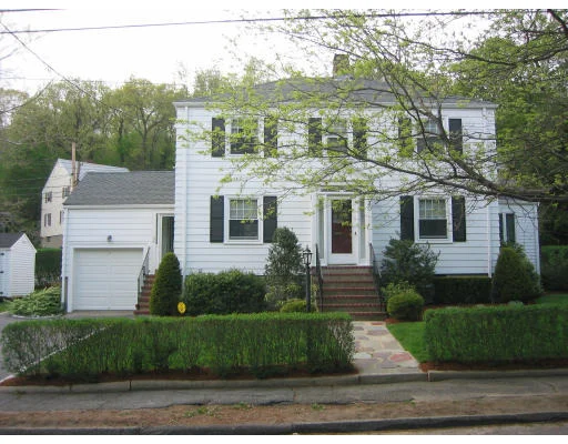 Unit for sale at 30 Oak Hill Dr, Arlington, MA 02474