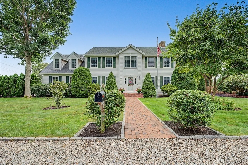 Unit for sale at 12 Gordon Ln, Yarmouth, MA 02675