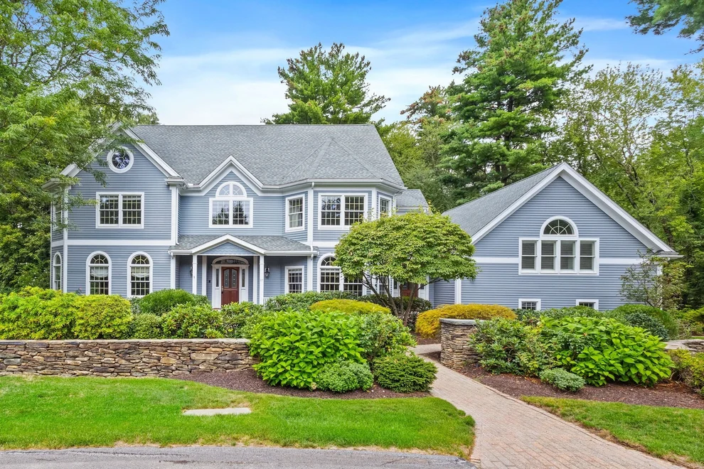 Unit for sale at 27 Carriage Drive, Lexington, MA 02420