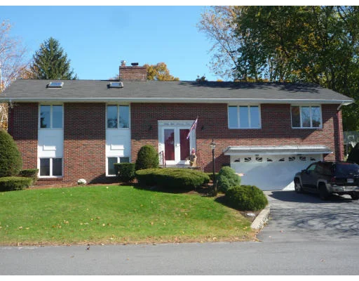 Unit for sale at 28 Lawndale Rd, Stoneham, MA 02180