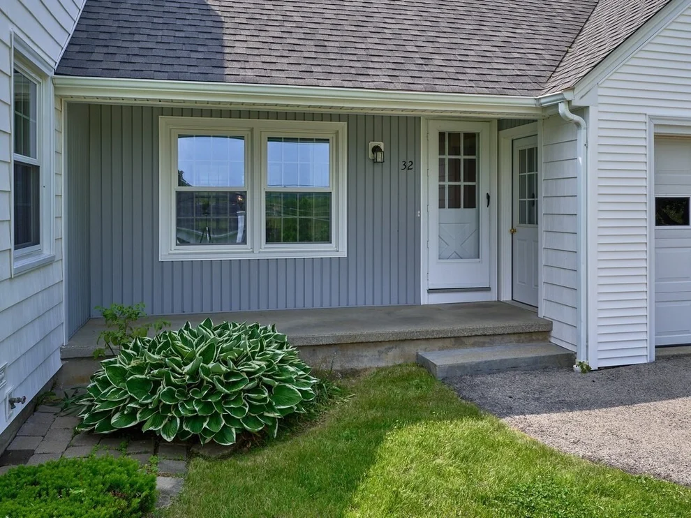 Unit for sale at 32 Westview Dr, Sutton, MA 01590