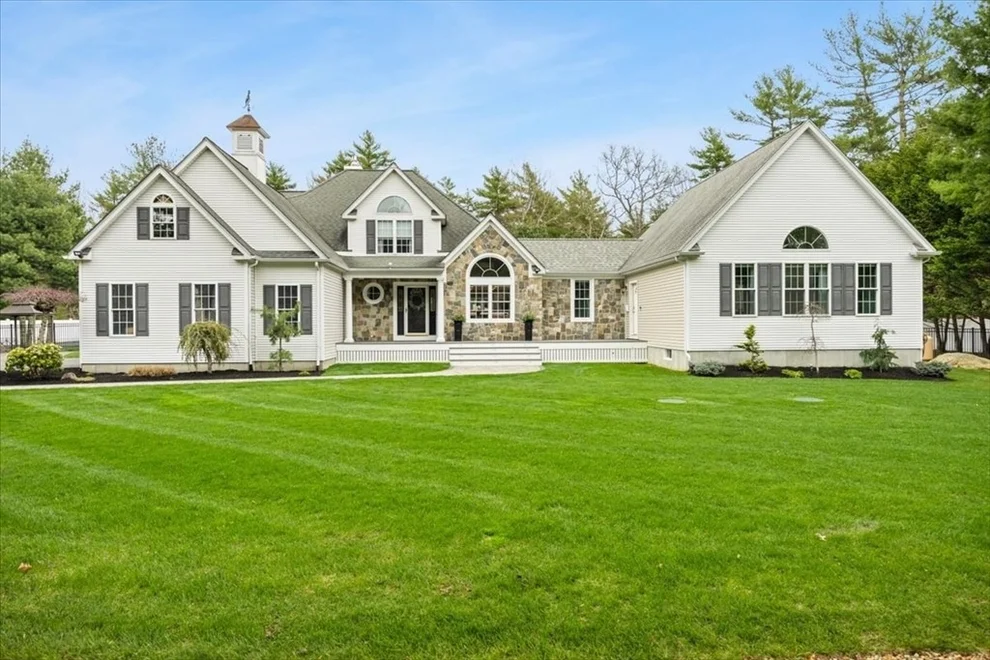 Unit for sale at 35 Nestlenook Dr, Middleboro, MA 02346
