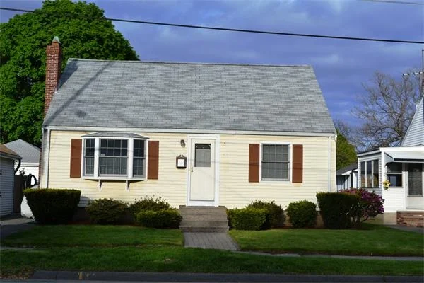 Unit for sale at 2 Johnson Ave, Peabody, MA 01960