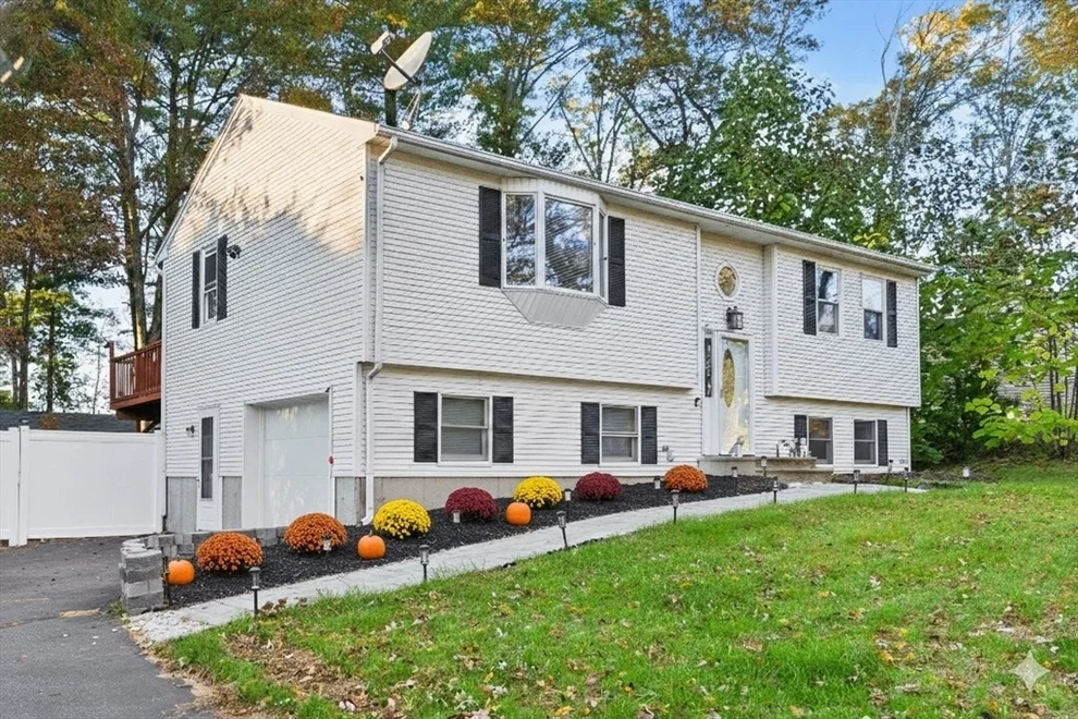 Unit for sale at 53 Bigelow Rd, Webster, MA 01570