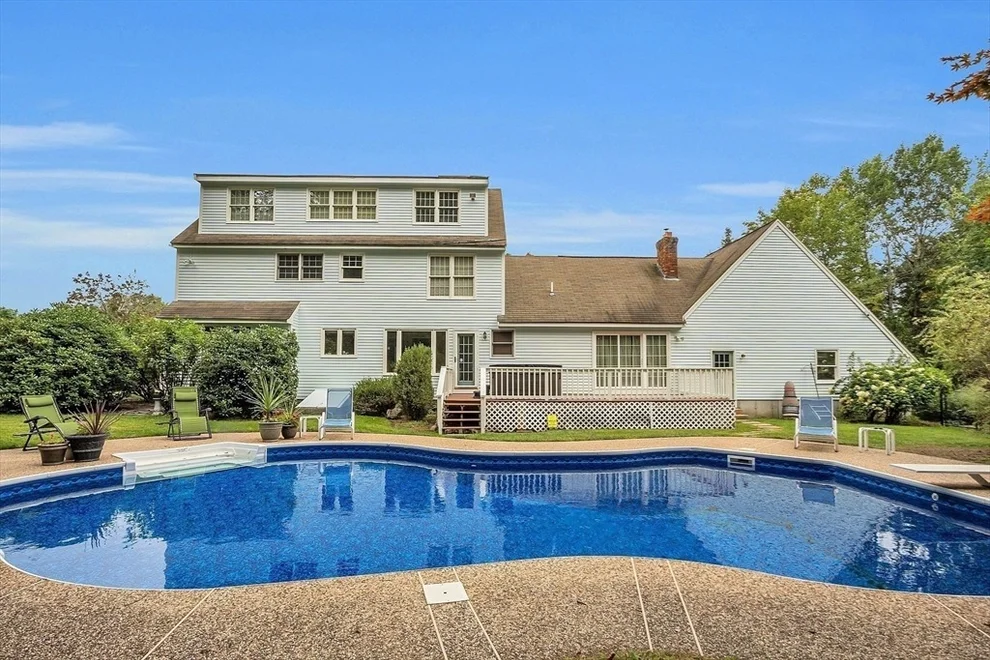 Unit for sale at 204 Houghtons Mill Rd, Lunenburg, MA 01462