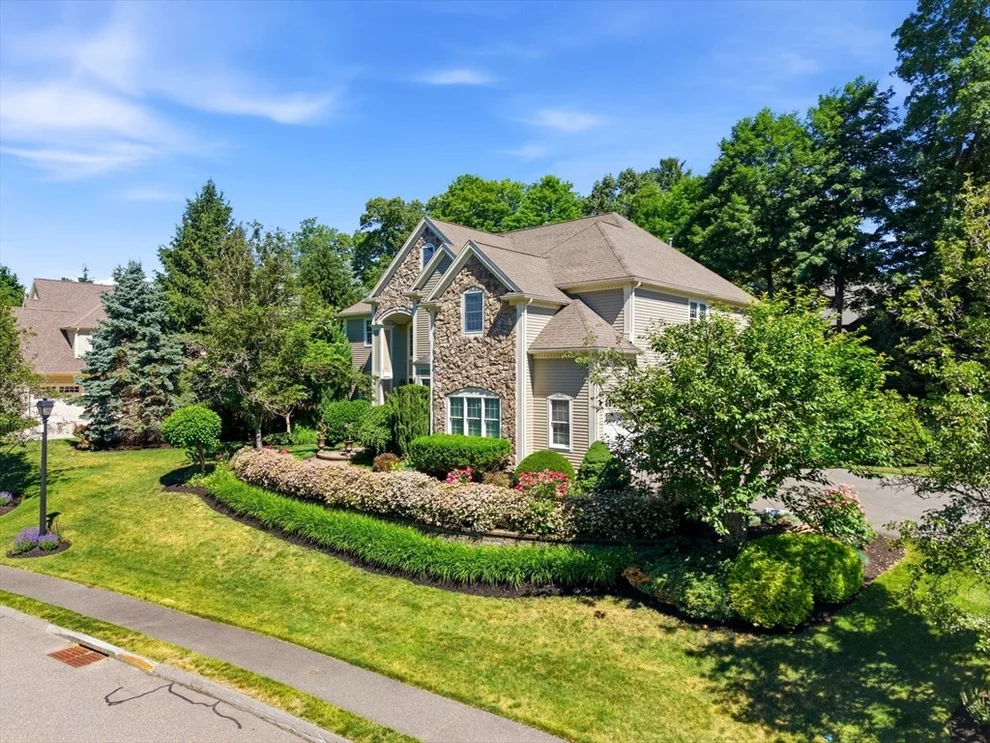 Unit for sale at 4 Shipley Ct, Middleton, MA 01949