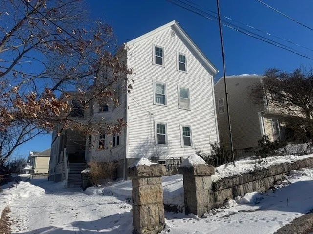 Unit for sale at 164 Narragansett St, Fall River, MA 02720