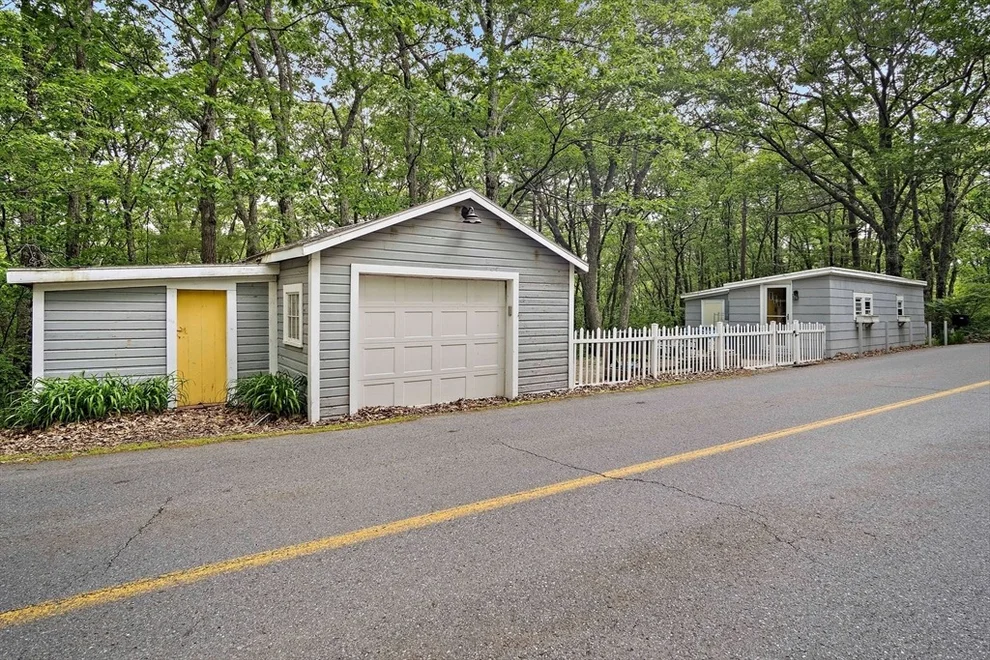 Unit for sale at 313 Whiley Rd + 0 York Trail, Groton, MA 01450