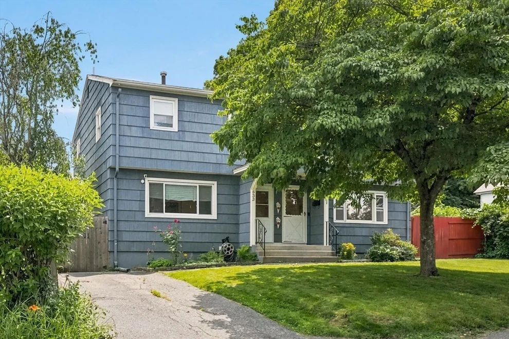 Unit for sale at 633 E Merrimack St, Lowell, MA 01852