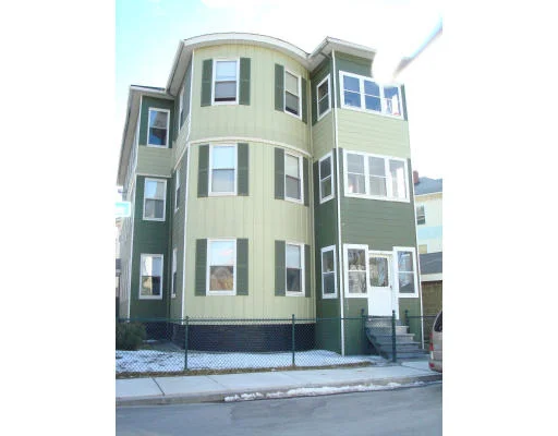Unit for sale at 3 Ashmont Ave, Worcester, MA 01610