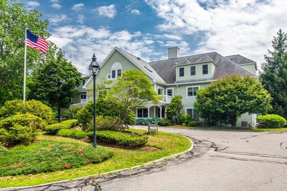 Unit for sale at 140 Lincoln Road, Lincoln, MA 01773