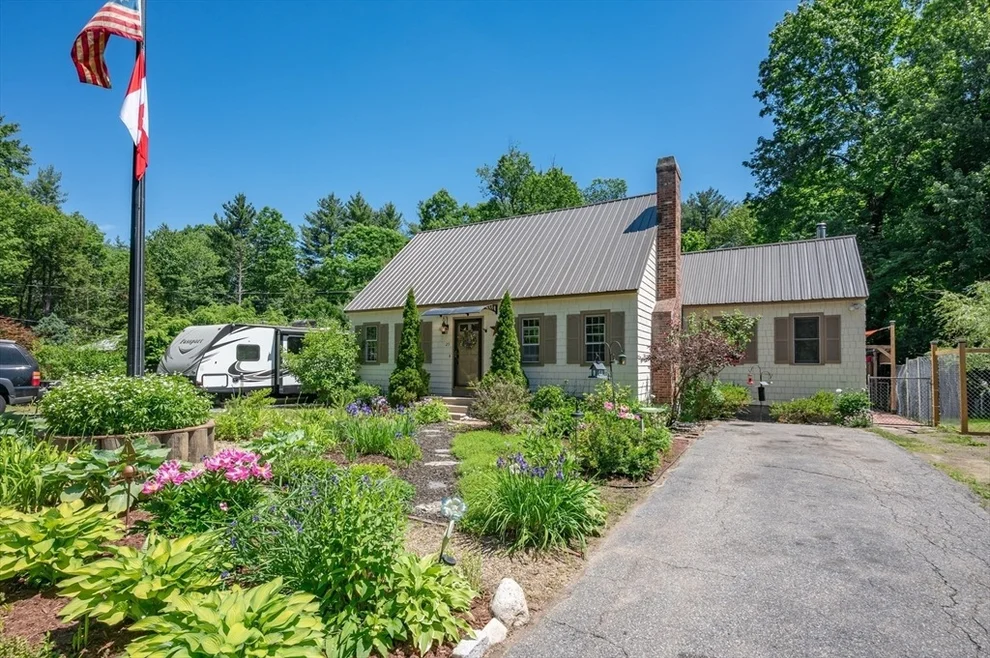 Unit for sale at 25 Hickory Drive, Townsend, MA 01469
