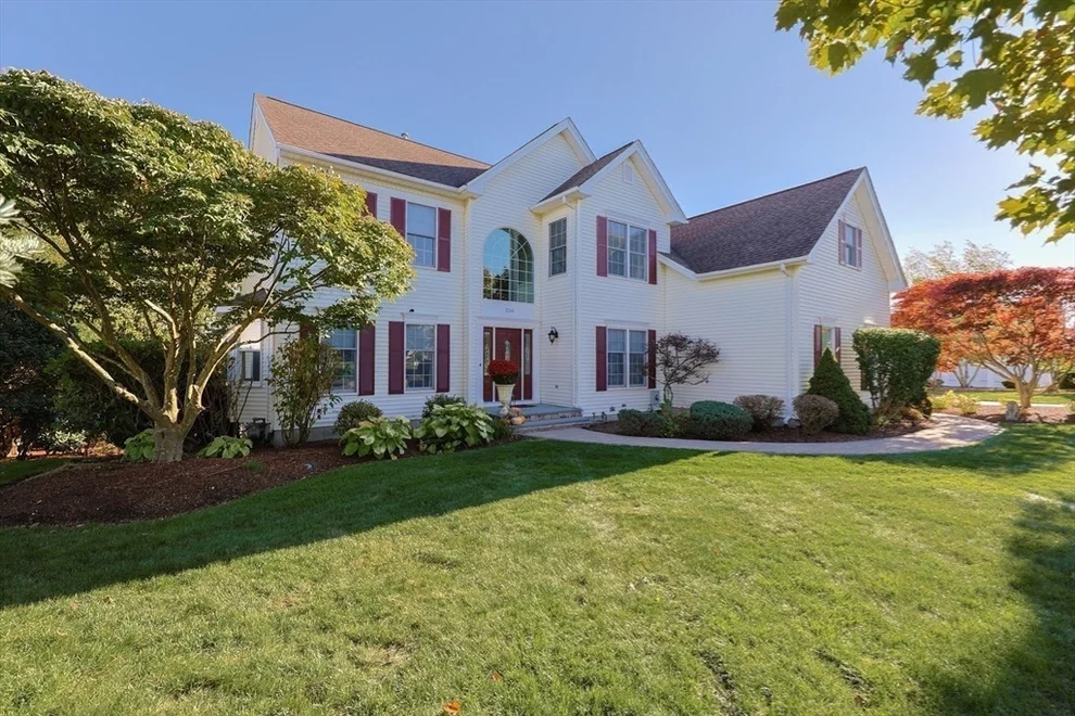 Unit for sale at 256 Robert Road, Marlborough, MA 01752