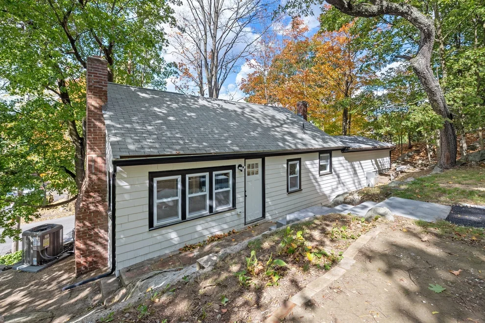 Unit for sale at 9 Walden Pond Ave, Saugus, MA 01906