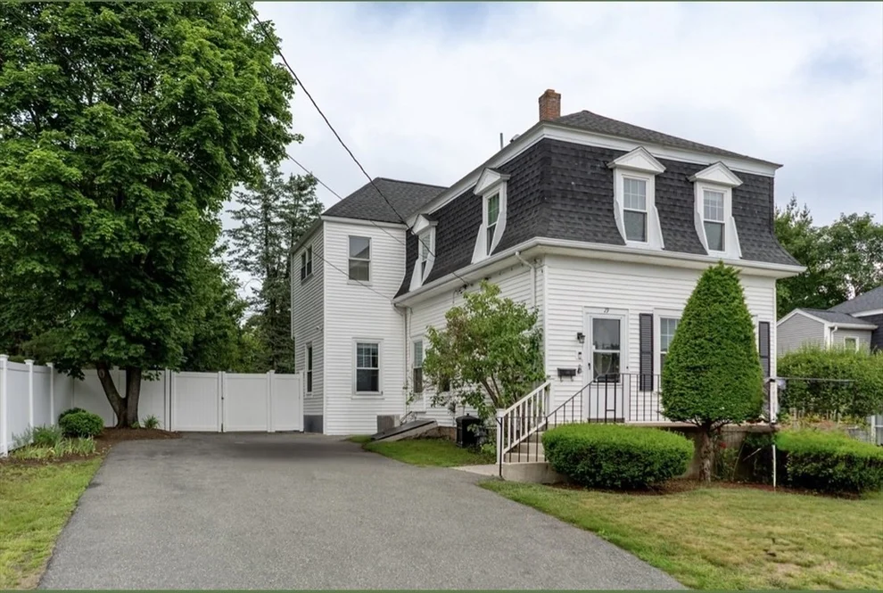 Unit for sale at 19 Center St, Weymouth, MA 02189