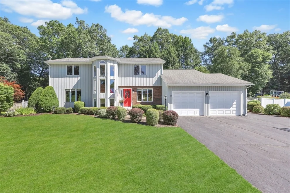 Unit for sale at 87 Pineridge Dr, Westfield, MA 01085
