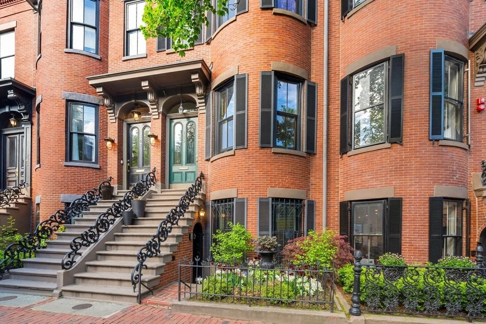 Unit for sale at 139 West Newton, Boston, MA 02118