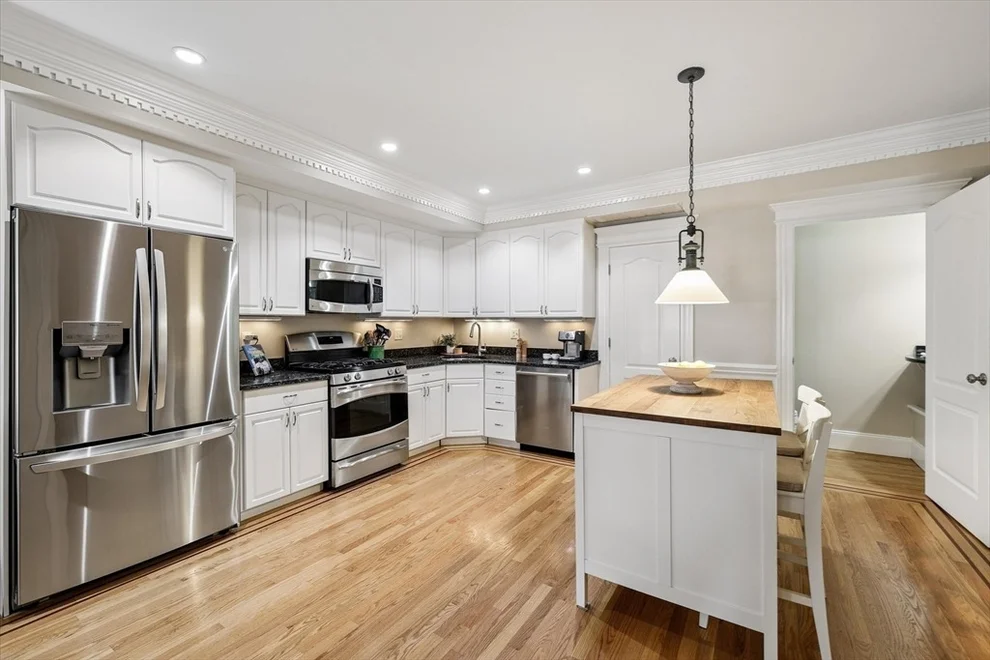 Unit for sale at 578 E Broadway, Boston, MA 02127