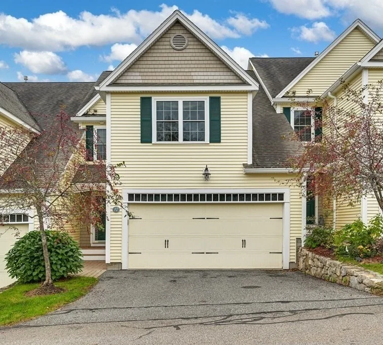 Unit for sale at 10 Trevor Ln, Hopkinton, MA 01748
