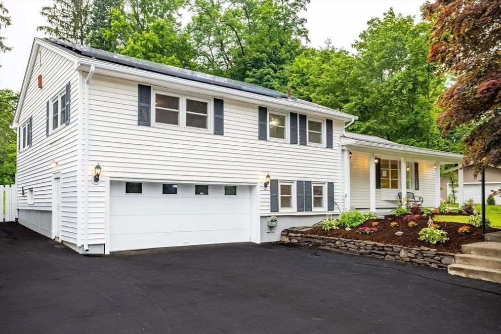 Unit for sale at 477 Salisbury St, Worcester, MA 01609