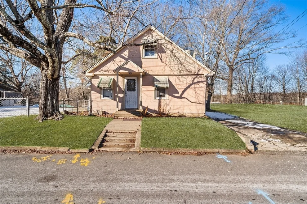 Unit for sale at 90 Ellis St, Seekonk, MA 02771