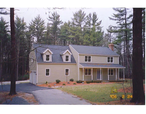 Unit for sale at 18 Spring Street, Plympton, MA 02367