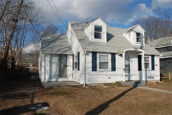Unit for sale at 7 Wankinquoah Ave, Wareham, MA 02571
