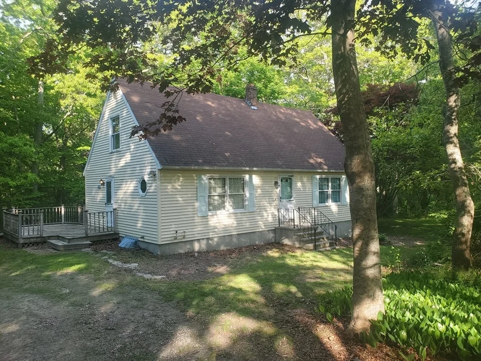 Unit for sale at 170 Woodland Cir, Tiverton, RI 02878