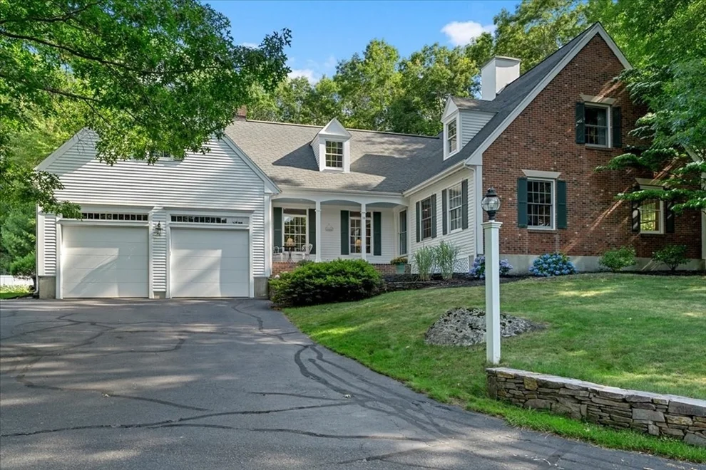 Unit for sale at 39 Oakman Way, Marshfield, MA 02050