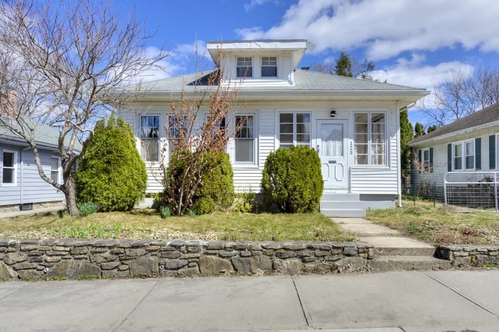 Unit for sale at 123 Dana Ave, Worcester, MA 01604