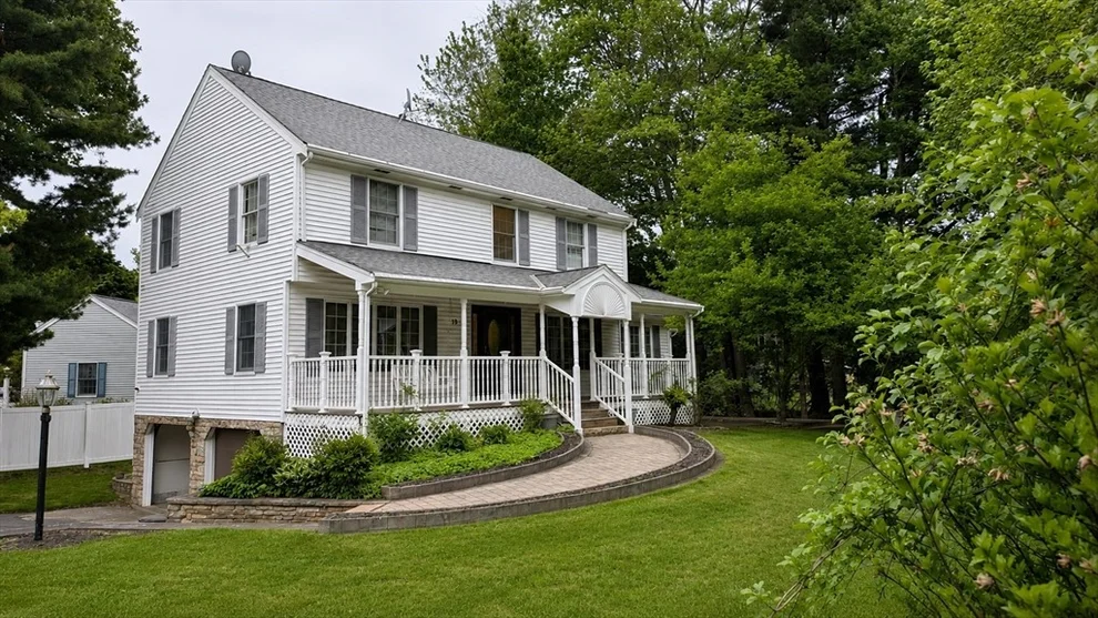 Unit for sale at 19 Hideaway Ln, Methuen, MA 01844