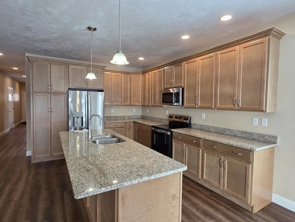 Unit for sale at 122 Fidelity Drive, Rutland, MA 01543