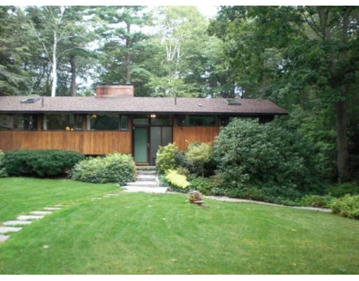 Unit for sale at 26 Loading Place Road, Manchester, MA 01944
