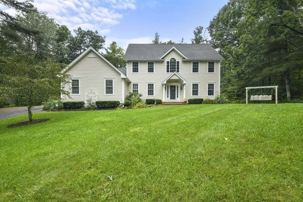 Unit for sale at 92 Suomi Street, Paxton, MA 01612