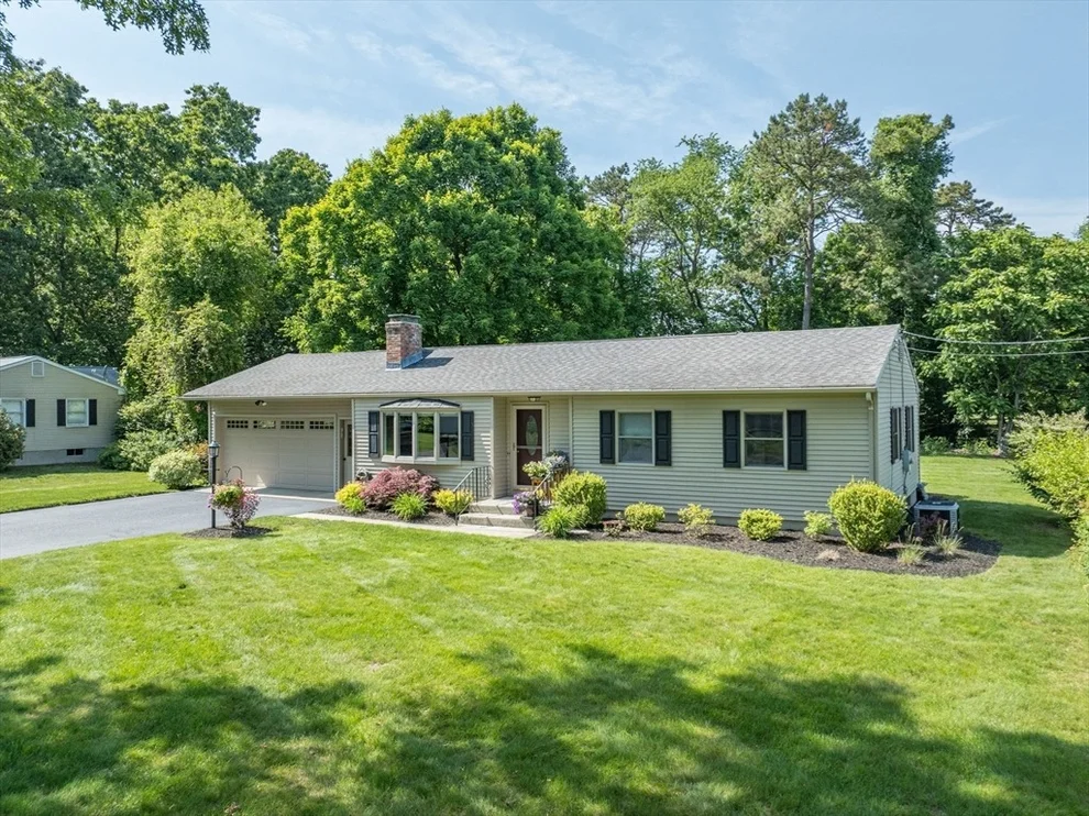Unit for sale at 118 Yarmouth Street, Longmeadow, MA 01106