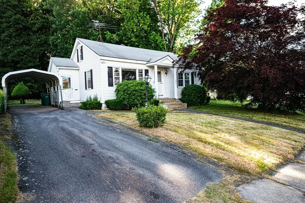 Unit for sale at 184 Chester St, Fitchburg, MA 01420