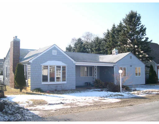 Unit for sale at 9 Lowell Street, Seabrook, NH 03874