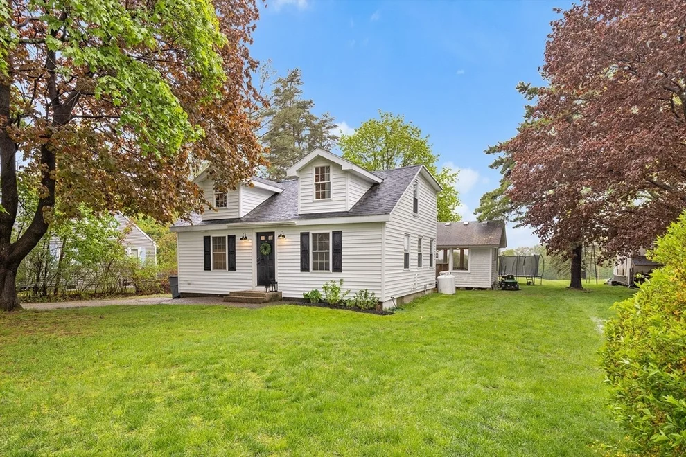 Unit for sale at 396 Hollis Rd, Lunenburg, MA 01462