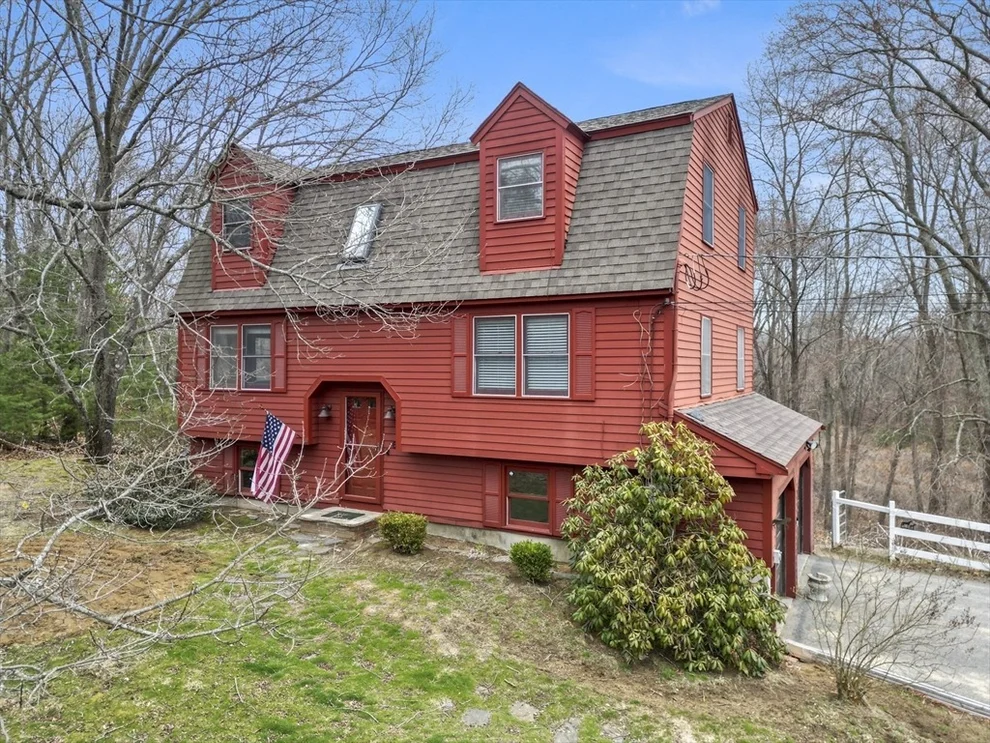 Unit for sale at 6 Skunk Rd, Merrimac, MA 01860