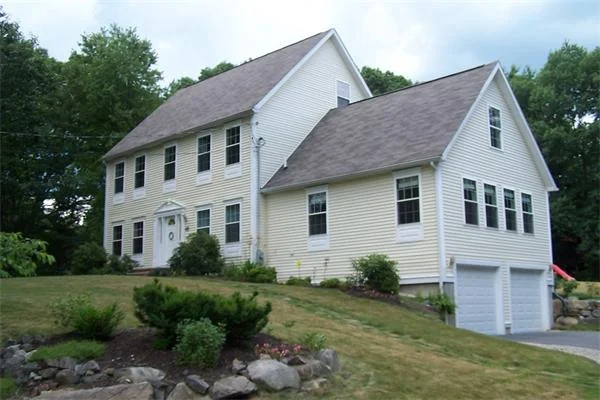 Unit for sale at 45 Robbins St, Acton, MA 01720