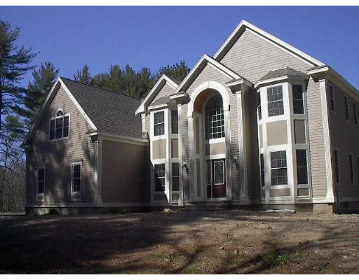 Unit for sale at 8 Kenney Rd, Middleton, MA 01949