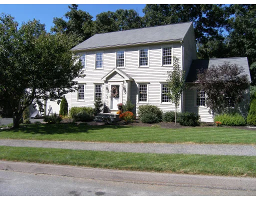 Unit for sale at 25 Hillando Drive, Shrewsbury, MA 01545