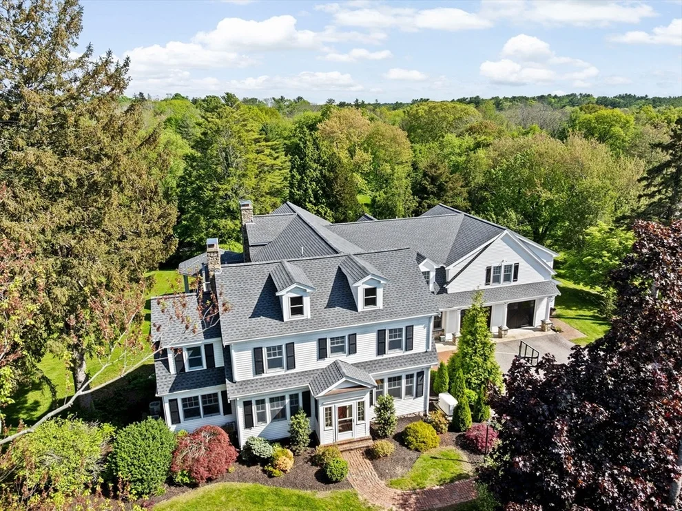Unit for sale at 148 Pond St, Cohasset, MA 02025