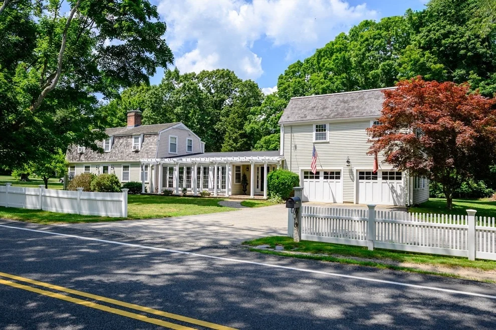 Unit for sale at 290 Beaver Dam Rd, Scituate, MA 02066